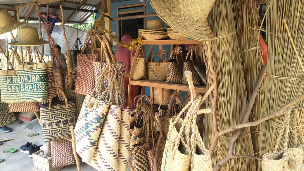 Kerajinan  Lokal Kampung Purun Banjarbaru Tembus Pasar 