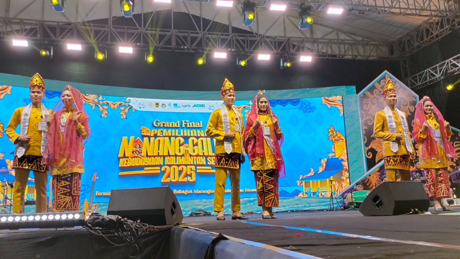 Ariq Ariq Qobus dan Nur Kemala Resmi Dinobatkan sebagai Nanang Galuh ...